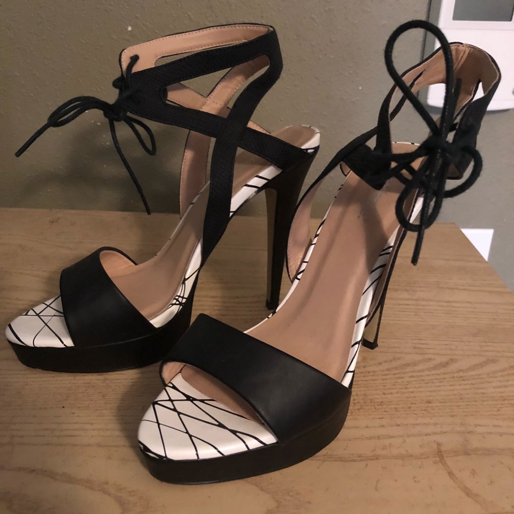 Black and white sandal
